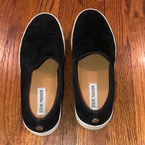 Steve Madden black slip ons